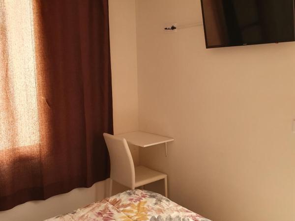 Hostal Puerta Carmona : photo 6 de la chambre chambre double deluxe avec douche