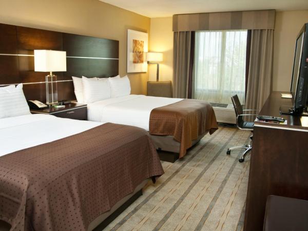 Holiday Inn Charlotte Airport, an IHG Hotel : photo 3 de la chambre chambre 2 lits queen-size - non-fumeurs