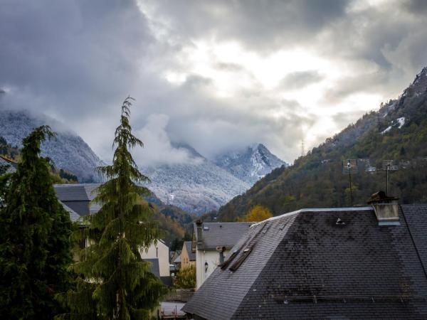 Hôtel Mir : photo 6 de la chambre chambre double ou lits jumeaux supérieure - vue sur montagnes