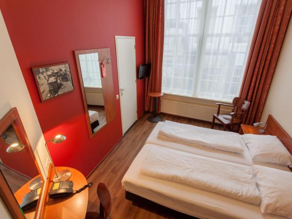 A-Train Hotel : photo 3 de la chambre chambre double ou lits jumeaux