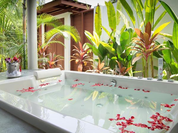 Apsara Beachfront Resort & Villa - SHA Extra Plus : photo 1 de la chambre villa avec jardin