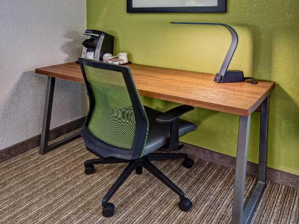 Holiday Inn Express Memphis Medical Center - Midtown, an IHG Hotel : photo 1 de la chambre chambre standard lit queen-size