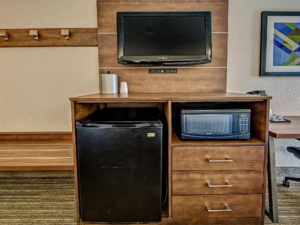 Holiday Inn Express Memphis Medical Center - Midtown, an IHG Hotel : photo 2 de la chambre chambre standard avec 2 lits queen-size