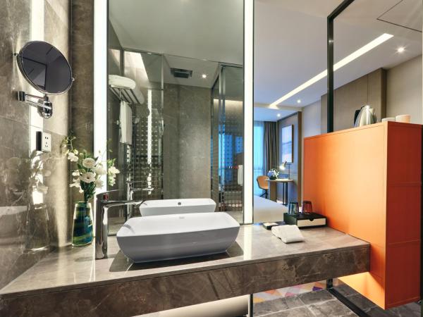 The QUBE Hotel Ningbo North : photo 2 de la chambre chambre lit king-size supérieure