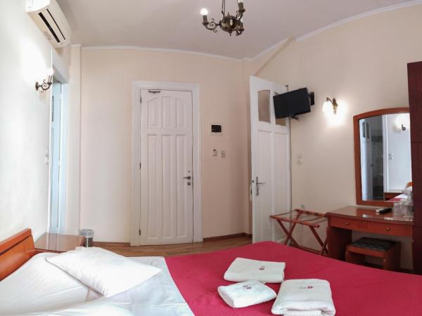 Cecil Hotel : photo 6 de la chambre chambre familiale (2 adultes et 2 enfants)