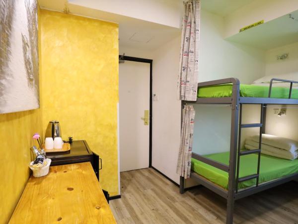 Yesinn @YMT : photo 3 de la chambre chambre quadruple avec lits superposés et salle de bains privative