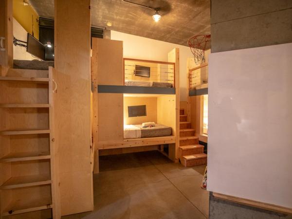 PodShare San Diego : photo 2 de la chambre lit dans dortoir mixte de 10 lits