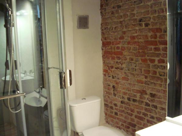 Kathedraallogies Drie Koningen : photo 3 de la chambre chambre double avec salle de bains privative