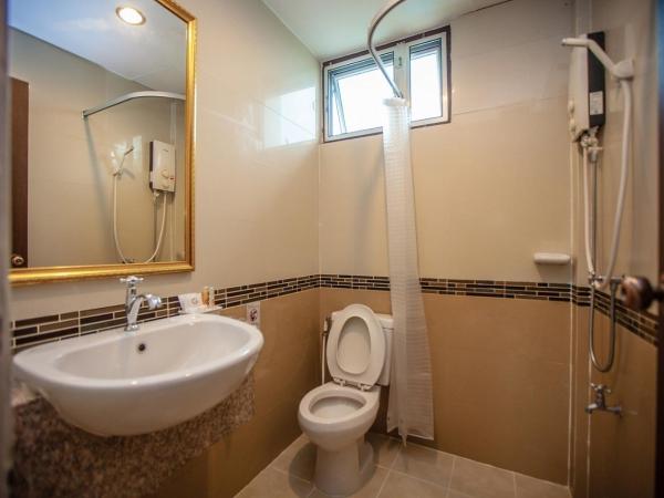 Sakulchai Place : photo 6 de la chambre chambre double ou lits jumeaux supérieure