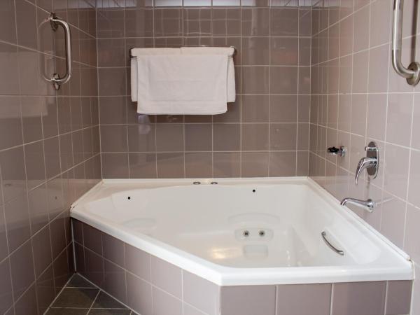 Highlander Hotel Bar Kitchen Rooftop : photo 3 de la chambre chambre spa supérieure avec canapé-lit