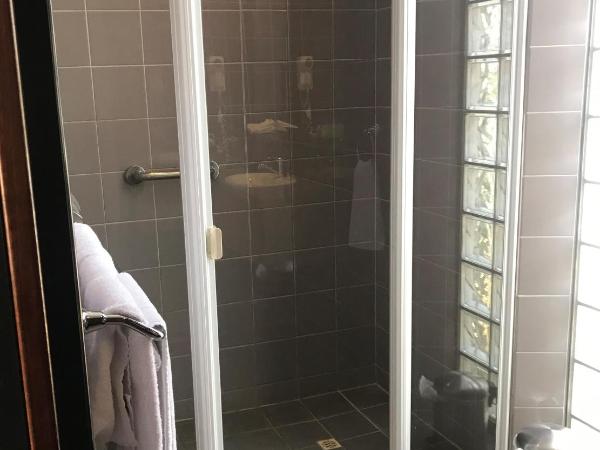 Highlander Hotel Bar Kitchen Rooftop : photo 7 de la chambre chambre supérieure lit queen-size