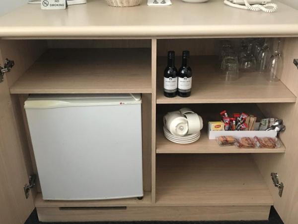 Highlander Hotel Bar Kitchen Rooftop : photo 2 de la chambre chambre lits jumeaux standard