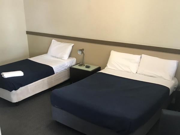 Highlander Hotel Bar Kitchen Rooftop : photo 4 de la chambre chambre lits jumeaux standard