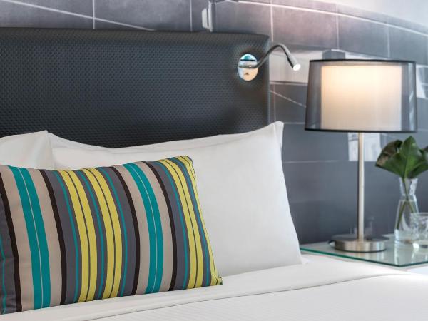 Oaks Melbourne on William Suites : photo 6 de la chambre studio apartment with balcony –  no housekeeping