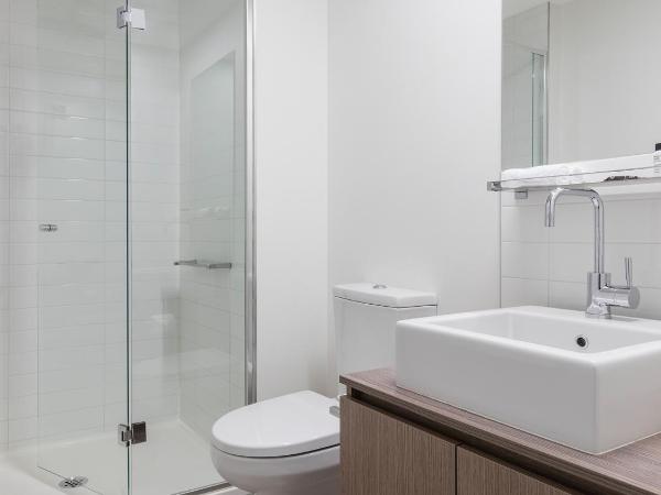 Oaks Melbourne on William Suites : photo 7 de la chambre studio apartment with view & balcony
