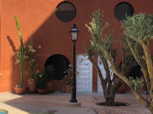 MORO Marrakech Boutique Hôtel : photo 4 de la chambre suite junior - vue sur piscine