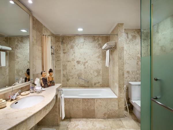 The Phoenix Hotel Yogyakarta - Handwritten Collection : photo 2 de la chambre chambre exécutive lit king-size phoenix