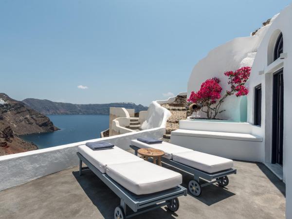 Chelidonia Luxury Suites : photo 7 de la chambre suite nid d’hirondelle avec petite piscine - vue sur caldeira