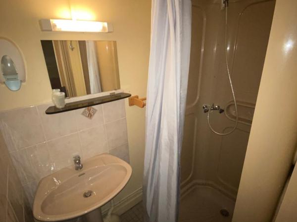 Hôtel Thermidor : photo 3 de la chambre chambre quadruple avec douche