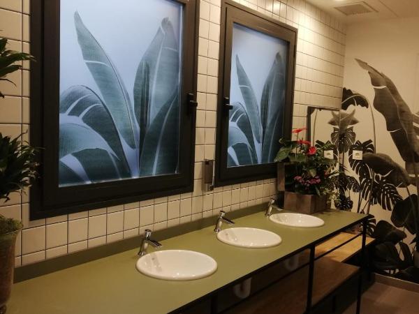 AZ The Botanic Hostel : photo 9 de la chambre lit dans dortoir féminin de 12 lits