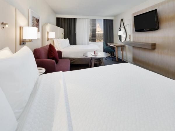 Crowne Plaza Hotel Dallas Downtown, an IHG Hotel : photo 6 de la chambre chambre premium avec 2 lits queen-size - vue sur ville