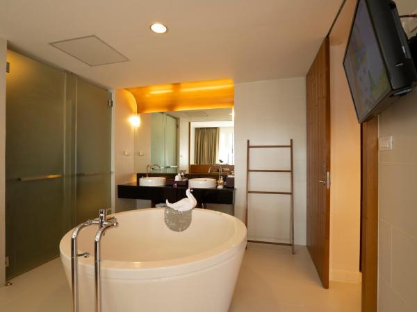 G Hua Hin Resort & Mall : photo 2 de la chambre suite spa jacuzzi