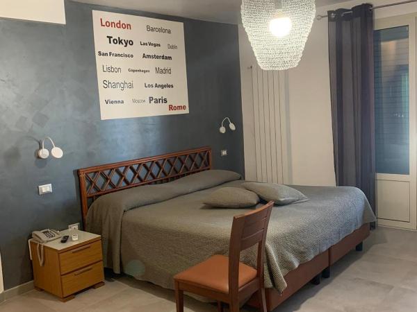 Hotel Villa Archirafi : photo 6 de la chambre chambre double ou lits jumeaux