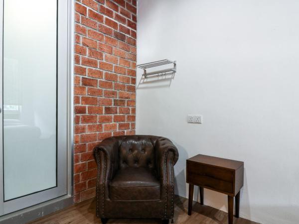 UrbanStay Industrial : photo 8 de la chambre chambre lit queen-size deluxe