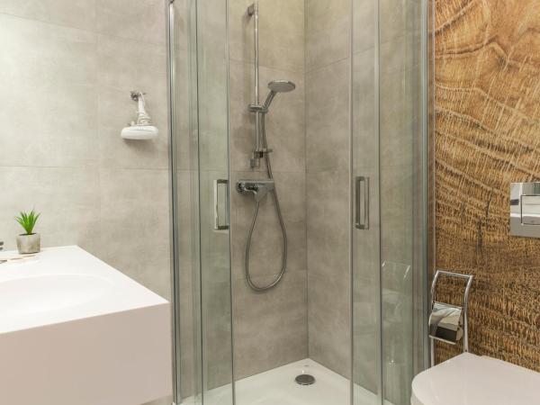 Royal Hill Residence : photo 9 de la chambre studio avec terrasse