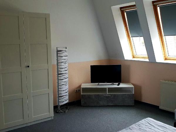 Hotel-Pension ODIN : photo 3 de la chambre appartement avec balcon