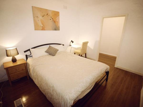 Sunny House - Melbourne Airport Home : photo 5 de la chambre chambre lit queen-size deluxe