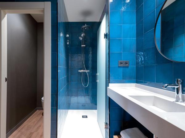 Toc Hostel Granada : photo 7 de la chambre chambre simple avec salle de bains privative