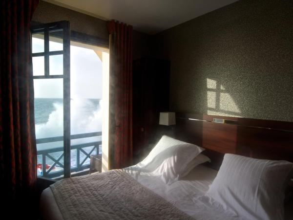 Ambassadeurs Logis Hotel : photo 4 de la chambre chambre double - vue sur mer