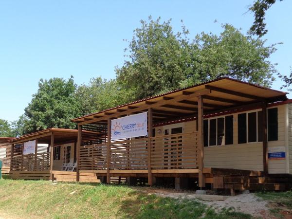 Mobile Homes Comfort CAPRI Bijela Uvala : photo 1 de la chambre mobile home