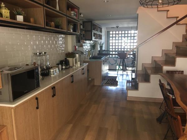 Tree for rest poshtel : photo 10 de la chambre chambre double ou lits jumeaux deluxe avec balcon