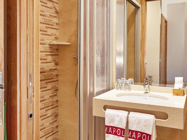 Mapoula PR Boutique : photo 10 de la chambre chambre double - vue sur rue