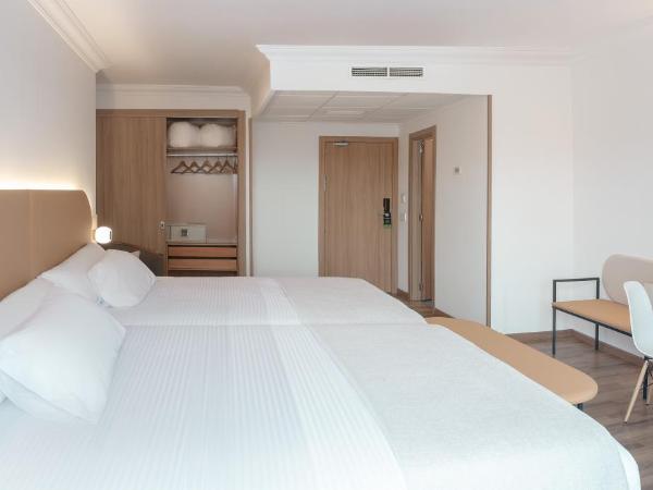 Hotel RH Victoria & Spa : photo 4 de la chambre chambre deluxe avec terrasse (2 adultes + 2 enfants)