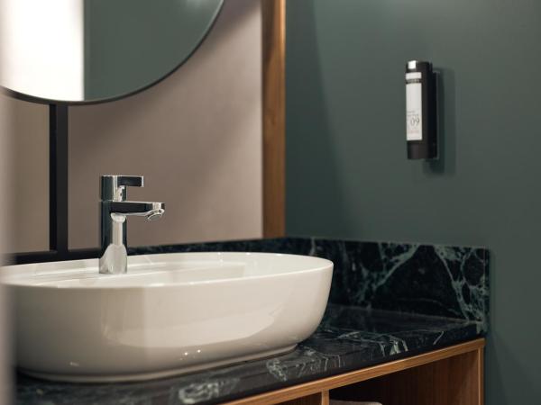 Met Hotel Amsterdam : photo 3 de la chambre chambre lit queen-size