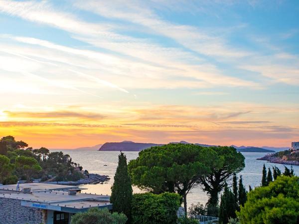 Hotel Komodor : photo 1 de la chambre chambre double/lits jumeaux standard - vue sur mer - annexe
