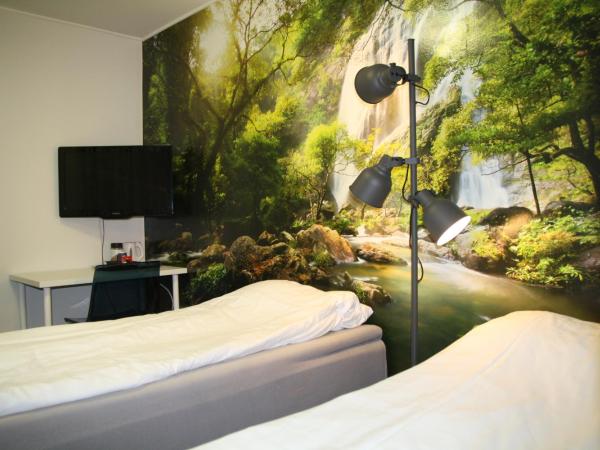 HI Oslo Haraldsheim : photo 5 de la chambre chambre lits jumeaux