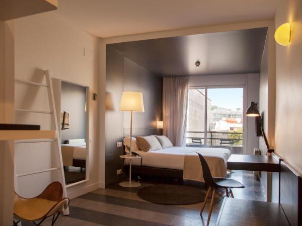 Sixties Ramblas : photo 1 de la chambre chambre double ou lits jumeaux supérieure avec balcon