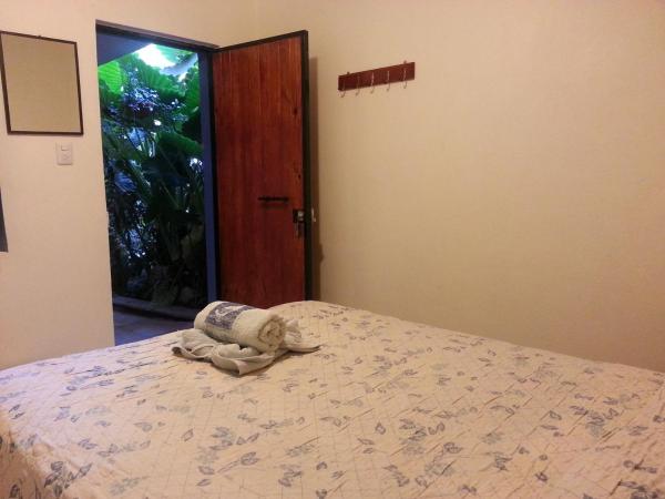 Hotel Casa Arnel : photo 3 de la chambre chambre double avec salle de bains commune