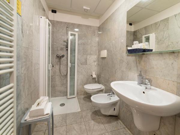 Hotel Fontana Verona : photo 4 de la chambre chambre double ou lits jumeaux avec lit d'appoint