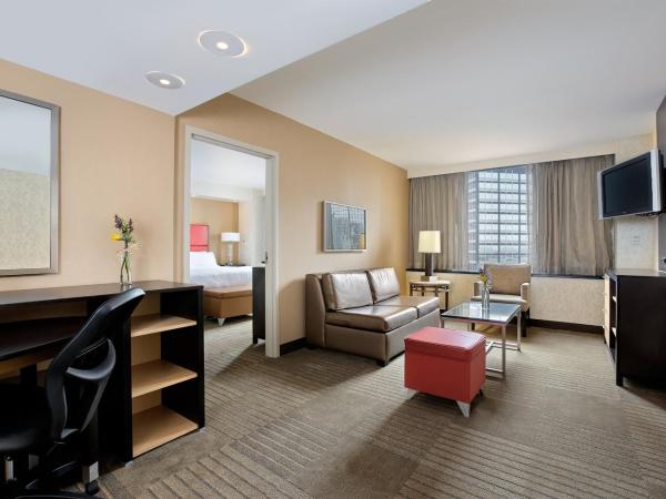 Holiday Inn Express Denver Downtown, an IHG Hotel : photo 1 de la chambre suite 2 chambres avec canapé-lit - non-fumeurs
