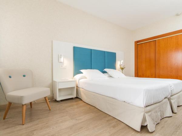 Hotel Castilla Alicante : photo 5 de la chambre chambre double ou lits jumeaux supérieure avec terrasse