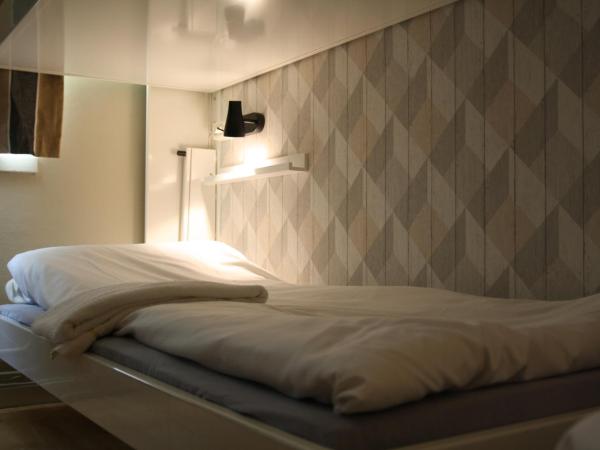 HI Oslo Haraldsheim : photo 3 de la chambre lit dans dortoir pour hommes de 6 lits