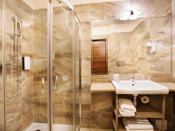 Golden Tulip Krakow City Center : photo 4 de la chambre chambre deluxe double ou lits jumeaux