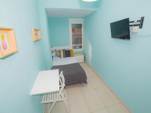 Old Town Alicante : photo 5 de la chambre chambre simple avec toilettes et douche communes