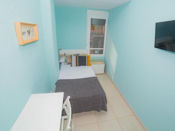 Old Town Alicante : photo 4 de la chambre chambre simple avec toilettes et douche communes