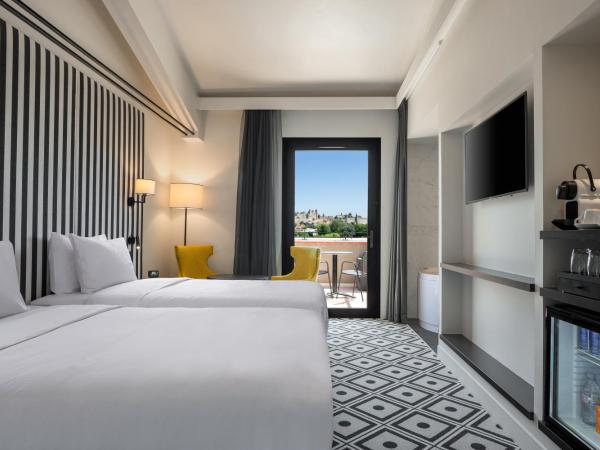 Hotel du Roi & Spa by SOWELL COLLECTION : photo 2 de la chambre chambre lits jumeaux supérieure - vue sur ville